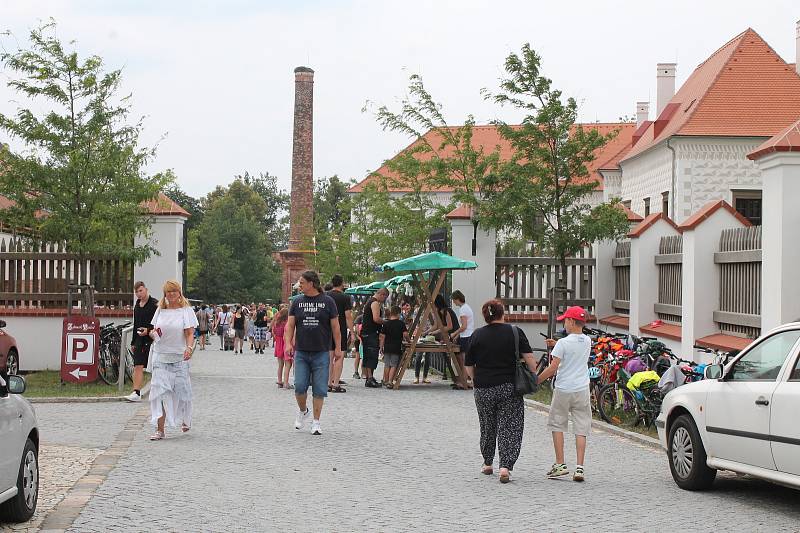 Ze zámeckých slavností ve Valči, které připomněly pět let od znovuotevření zámku po rozsáhlé rekonstrukci.