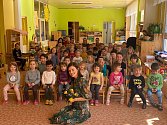 Mateřskou školu Cyrilometodějská v Třebíči navštívila známá zpěvačka Jitka Boho
