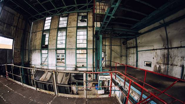 Fotografie industriálních prostor pocházejí z roku 2013, než došlo k jejich rekonstrukci. Nyní zde najdete Ekotechnické centrum