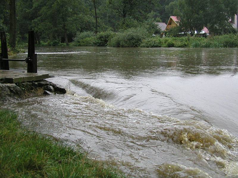 Povodně v roce 2002 na Třebíčsku. Záplavy v Třebíči a okolí.