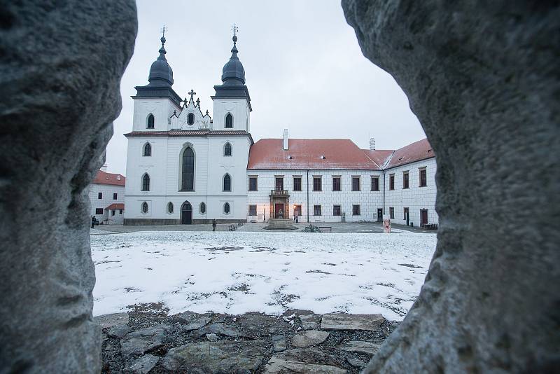 Výstava plakátů propagující zdravý životní styl v Muzejním výdejním okénku v Třebíči.