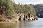 Podél Dalešické přehrady vede nová zelená turistická značka. Turisty zavede přímo k vodě, na místa s poutavými výhledy.