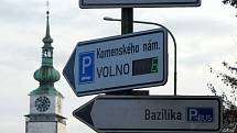 Nedávno vznikl problém s počítadly volných míst na parkovišti na Komenského náměstí.