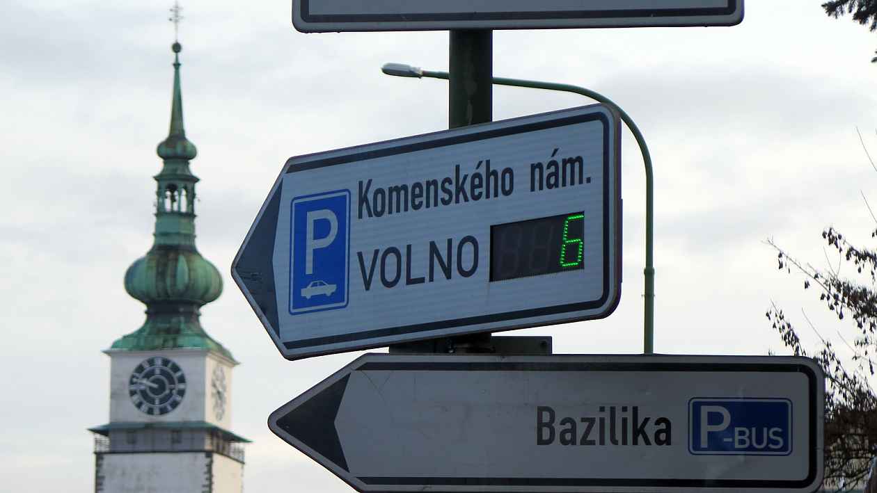 VIDEO: Na parkovištích v Třebíči se objeví závory, ceny za parkování se zvýší