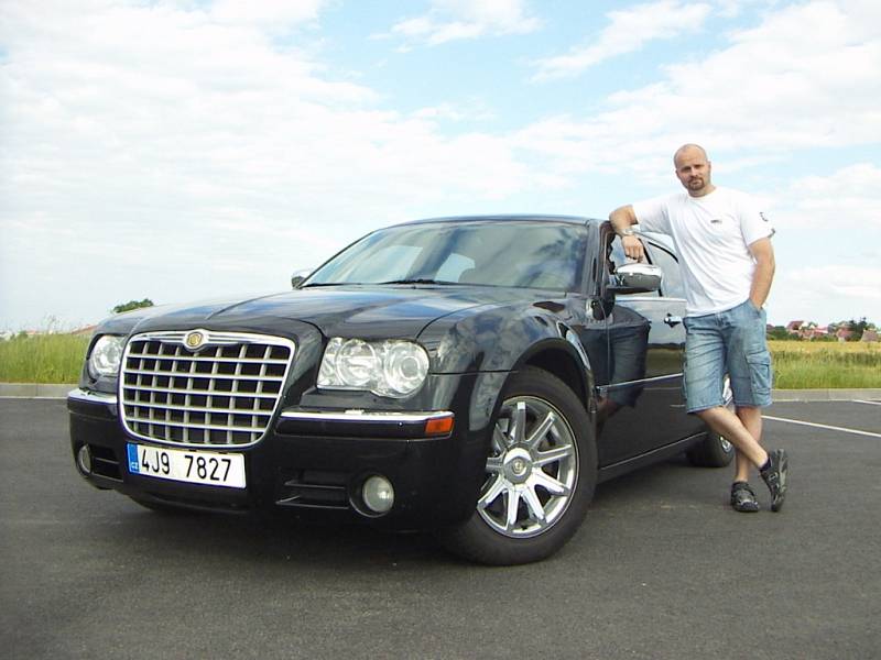 Milan Číž a jeho Chrysler 300 C.