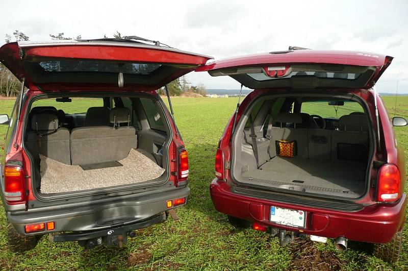 Ford Explorer versus Dodge Durango. Který vůz je lepší?