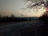 Pohled na Třebíč ráno 22. ledna 2019 od Kostelíčku ve čtvrti Horka - Domky.