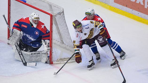 Rozlosováno. Třebíčské hokejisty čekají na úvod Rysi, Dukla začne o kolo později