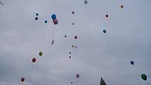 Vypouštění balónků s přáním k Ježíškovi v Jaroměřicích nad Rokytnou
