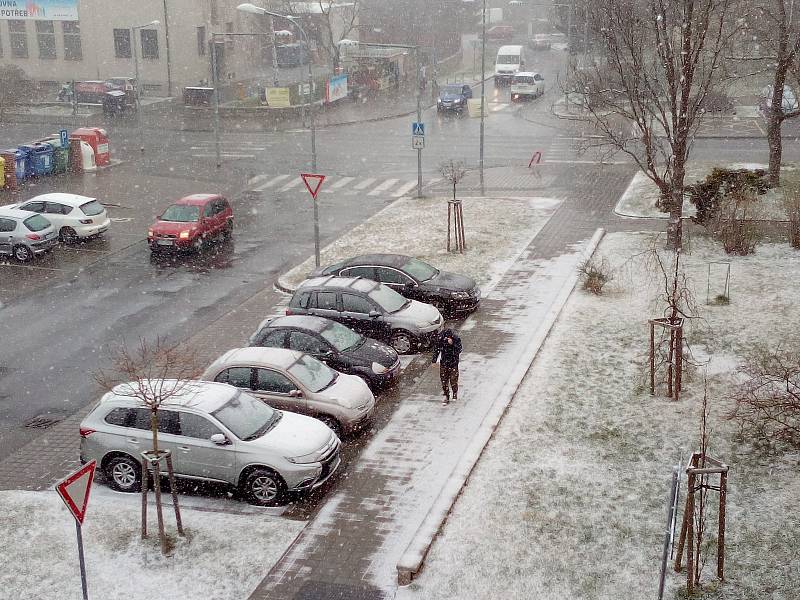 Také v Třebíči na konci března sněží.