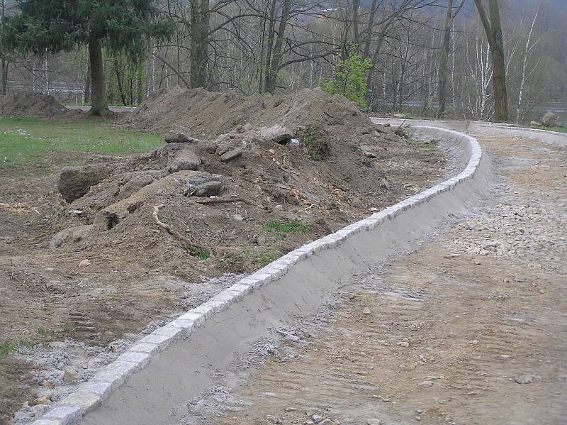 Obnova zámeckého parku v Přibyslavi.