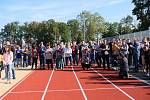 Sportovci  z Jaroměřic nad Rokytnou mají důvod k radosti. V neděli 22. září zde bylo slavnostně otevřeno nové hřiště.