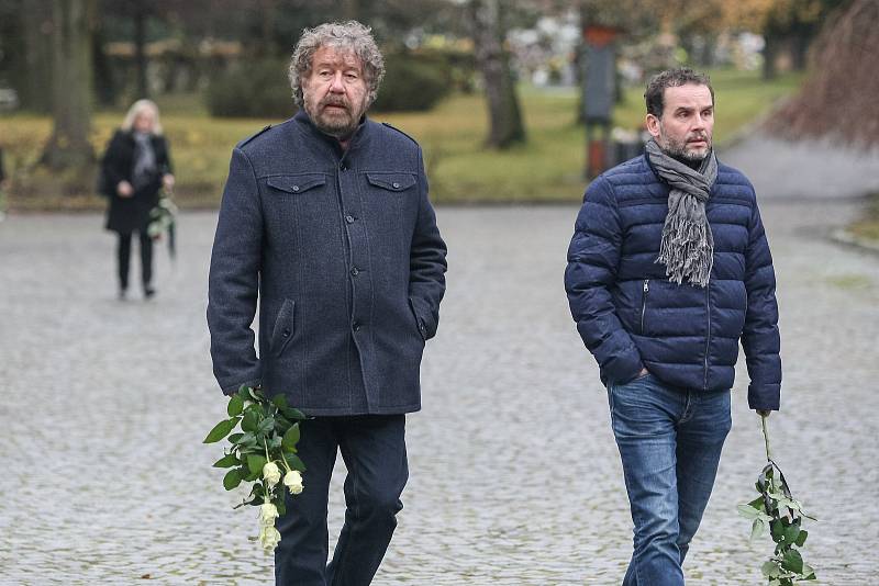 Poslední rozloučení s hercem Jaroslavem Šmídem, známého například z komedie Doktor od jezera hrochů režiséra Zdeňka Trošky.