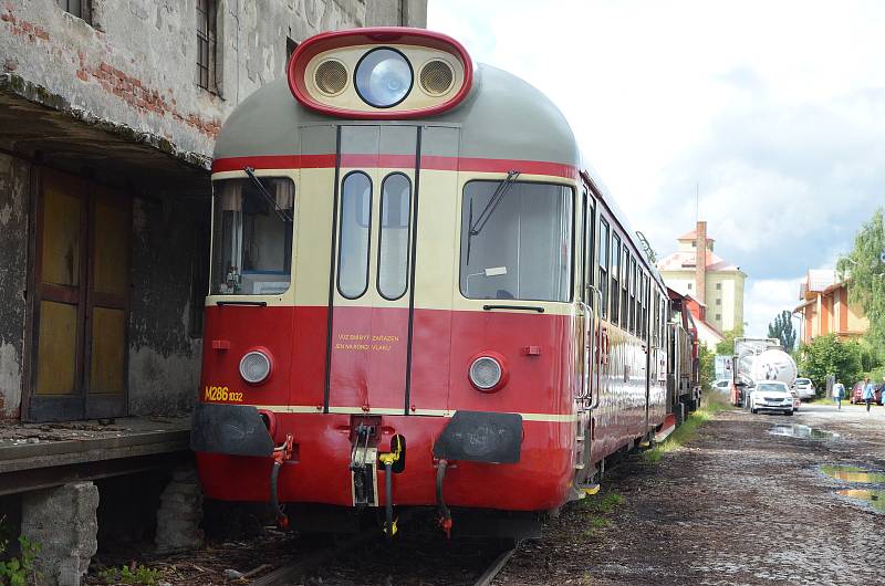 Sobotní oslavy zavítaly i na železniční stanici v Moravských Budějovicích, kde byla k vidění výstava modelového kolejiště, a vozidla spolků Máňa doprava a SVD-JMZ.