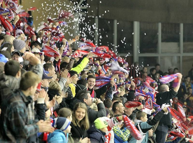 Tenhle zápas měl všechno, co takový duel potřebuje. Napětí, emoce, výkon všech hráčů nadoraz. A po utkání pochopitelně na jedné straně gejzír radosti, na druhé pak studna smutku.