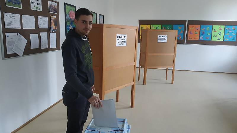 Voličů v Třebíči chodí málo