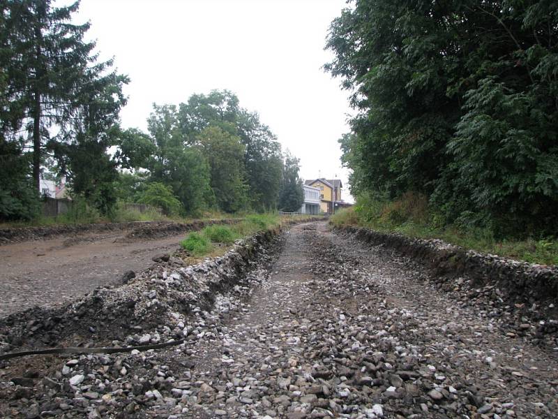 Koleje chybí také na zastávce v Borovině.