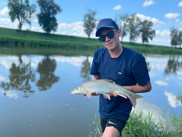 Ryby chytám už od doby, co chodím. Dovedl mě k tomu táta a po fotbale a trávení času s rodinou to je jedna z mých nejoblíbenějších činnosti.