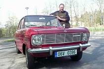 Opel Kadett A Coupe 1965. Mirek Nováček vůz před léty objevil v sousedním Rakousku.