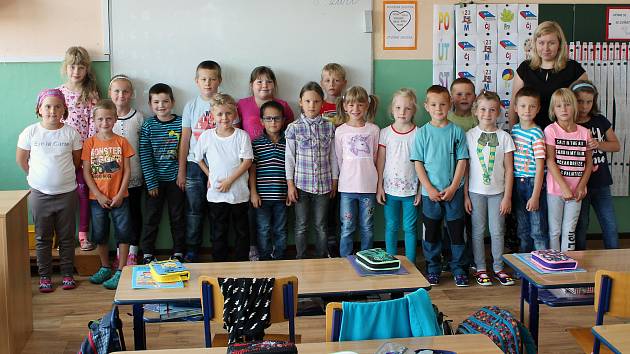 Na fotografii jsou žáci ze ZŠ Husova v Náměšti nad Oslavou, třída 1. B paní učitelky Lenky Nejedlé
