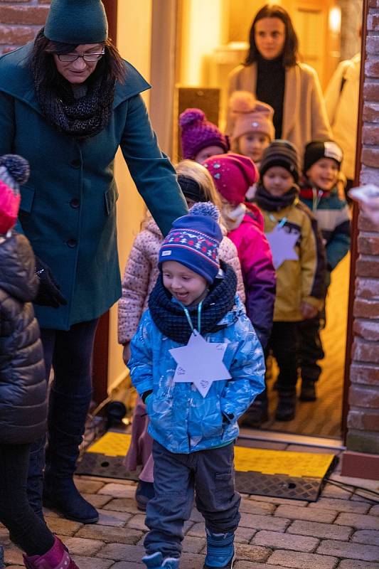 Na první adventní víkend připravili vánoční trhy s kulturním programem ve Valči