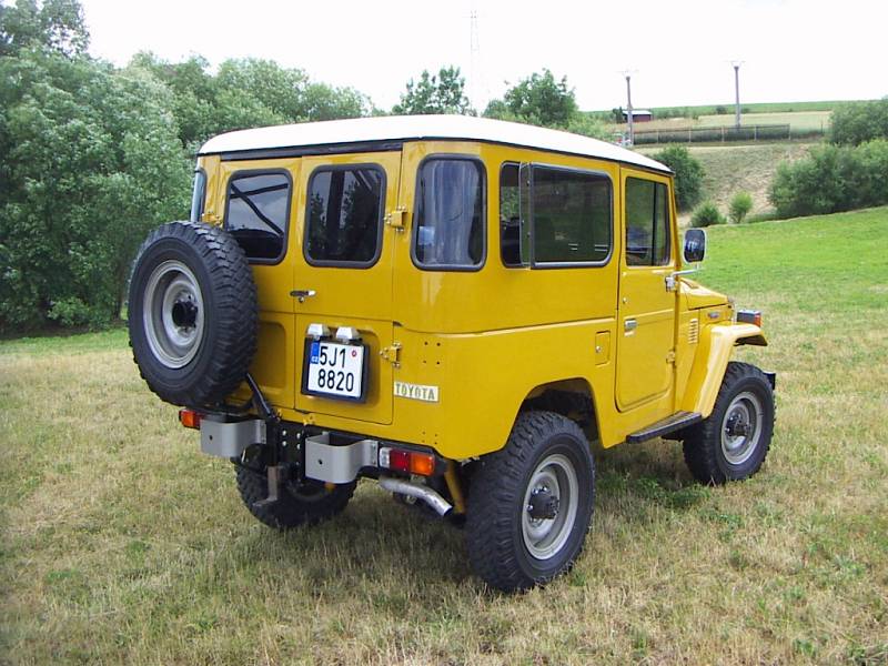 Toyota Land Cruiser J40.