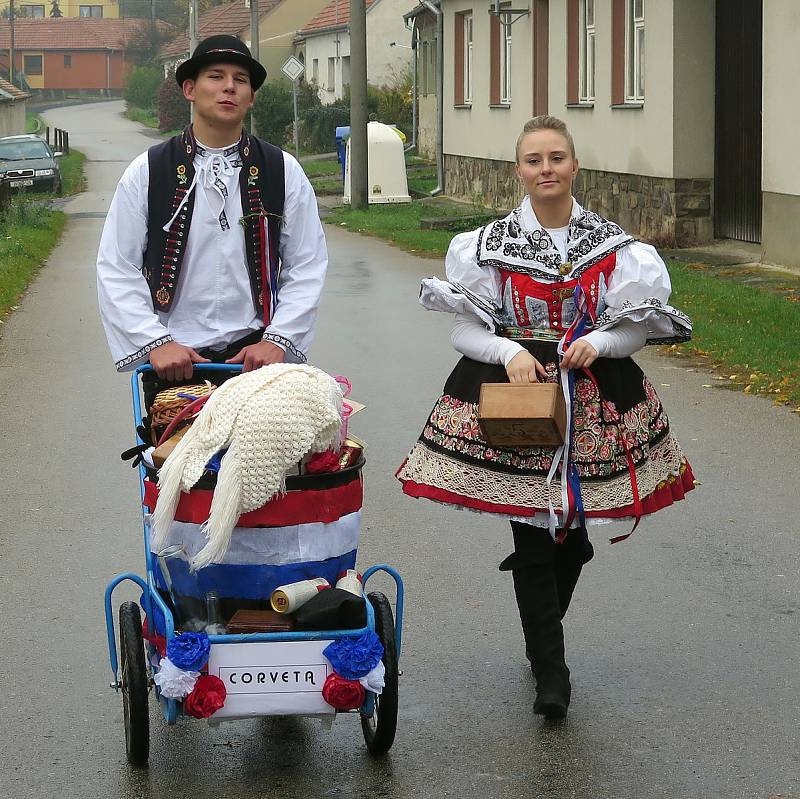 Krojované hody v Mohelně na Třebíčsku.