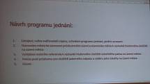 Veřejné zasedání zastupitelů města Jaroměřice nad Rokytnou o vyhlášení referenda kvůli možnému vybudování úložiště jaderného odpadu.