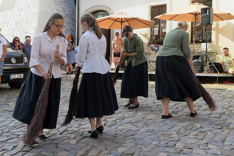 Vystoupení tanečního souboru Yocheved