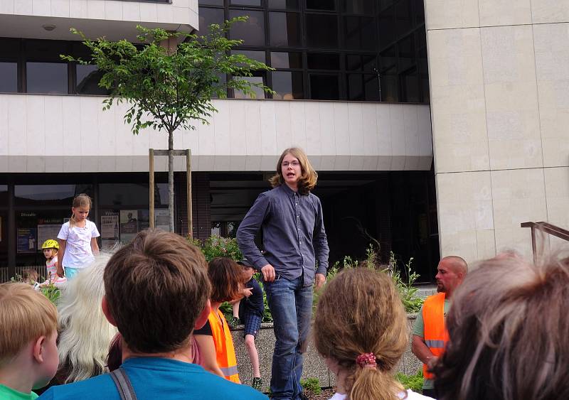 Z třebíčské demonstrace v rámci celorepublikové akce Milion chvilek pro demokracii.