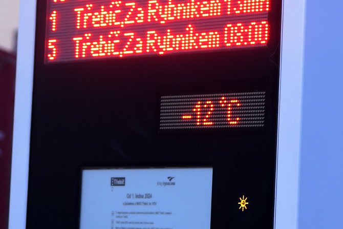 V úterý 9. ledna 2024 ukazovaly teploměry na Karlově náměstí v Třebíči -12 °C. Naměřili jste ještě méně? Podělte se s námi o fotografie.