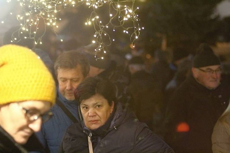 Rozsvěcení vánočního stromu si v Náměšti nad Oslavou.