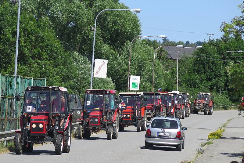 Traktoriáda v Přibyslavicích. K vidění byly pouze traktory značky Zetor.