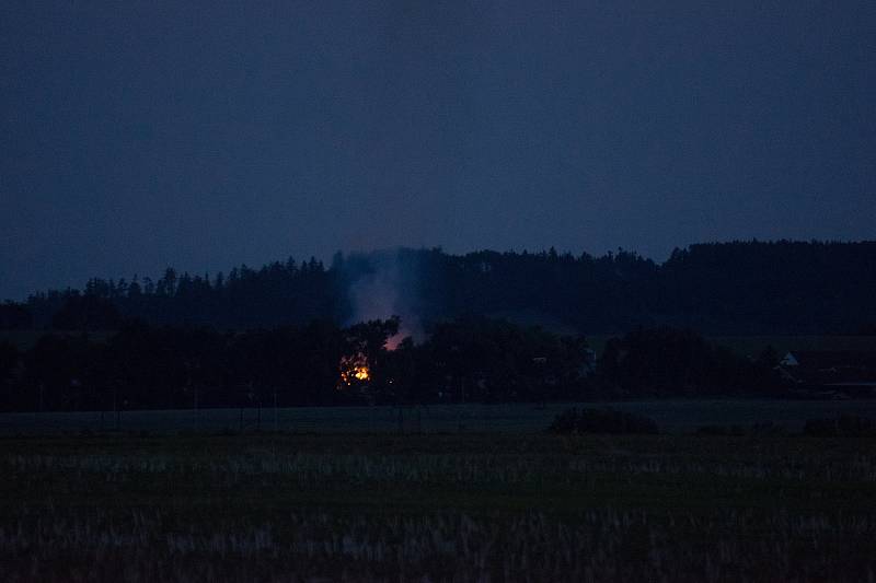 Požár seníku v Dolních Lažanech za sebou nechal škodu přesahující milion korun.