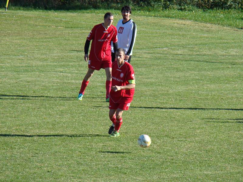 Dvoutisící gól slavických fotbalistů zaznamenal 15. října uplynulého roku Milan Fogaš (u míče), který v 74. minutě zápasu proti Trnavě upravil na konečných 5:0.