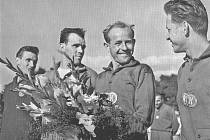 Emil Zátopek v Třebíči v roce 1951. Tehdy na zdejším sokolském stadionu vytvořil rekord v běhu na 10 000 metrů, který od té doby nikdo nedokázal překonat.