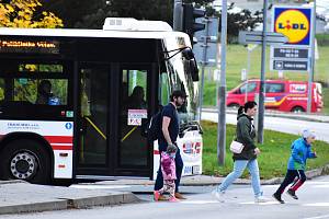 V linkových i městských autobusech budou v Třebíči jezdit na jednu jízdenku.
