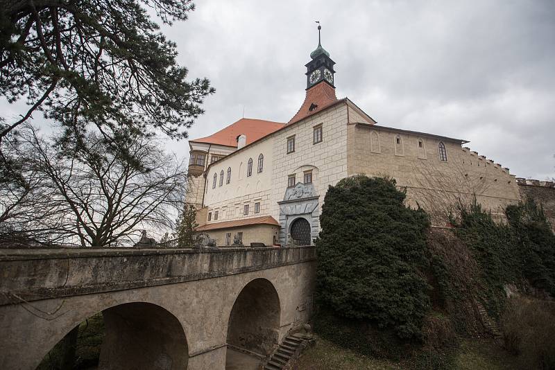 Nově zrekonstruované vnitřní nádvoří zámku v Náměšti nad Oslavou.