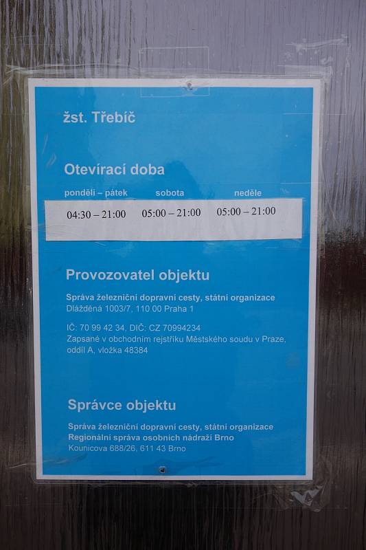 Vlakové nádraží v Třebíči. Otevírací doba výpravní haly.