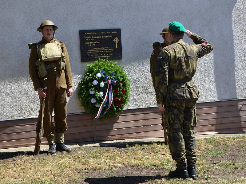 Obyvatelé obce Ohrazenice si připomněli místní rodačky a hrdinky, sestry Kovárníkovy.