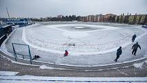 Bruslení na oválu kolem třebíčského baseballového stadionu.