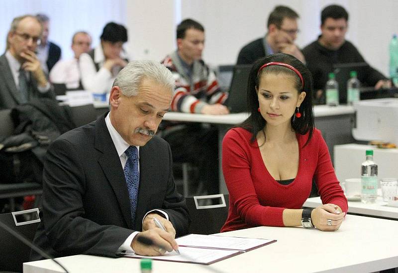 Novým starostou Třebíče se po čtvrtečním zasedání třebíčských zastupitelů stal podle očekávání Pavel Heřman (hnutí Heřman zpátky na radnici!). 