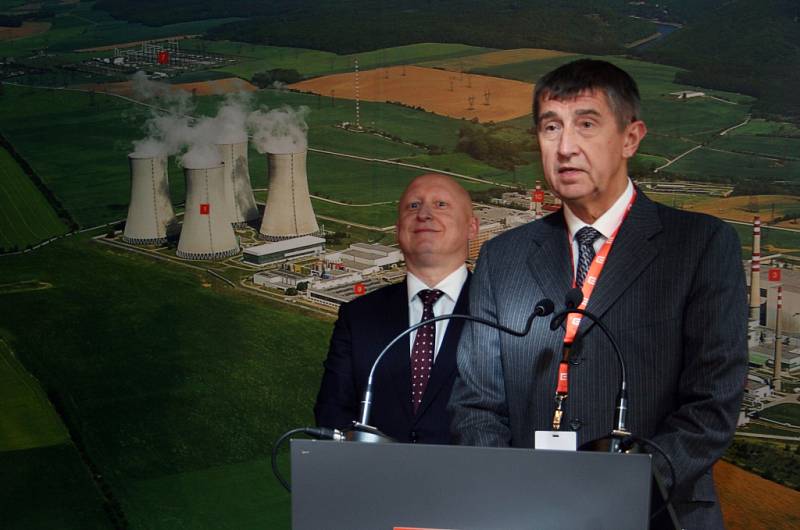 Ministr financí Andrej Babiš v dukovanské elektrárně.