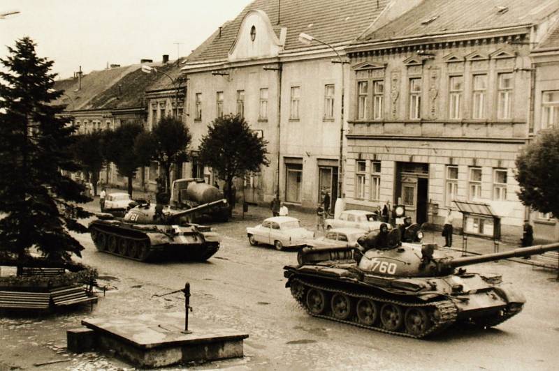 Výstava fotografií ze srpna 1968 v Muzeu řemesel.