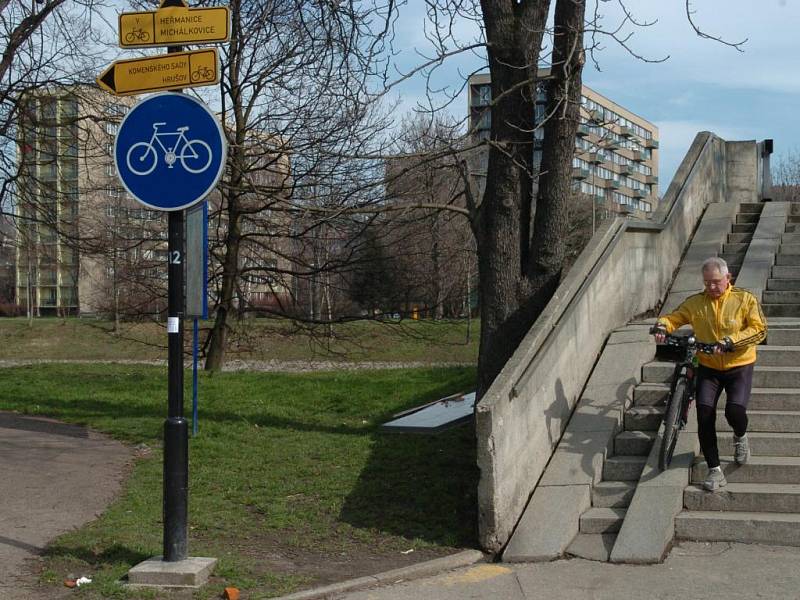 Radnice na Třebíčsku a Jihlavsku společně vybudují cyklotrasu do Rakouska. 