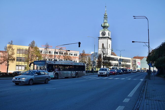 Světelné křižovatky v Třebíči dostanou nové semafory