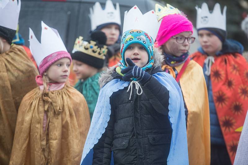 Průvod Tří králů na Masarykově náměstí v Náměšti nad Oslavou.