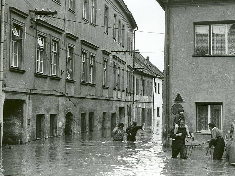 Povodně v třebíčské židovské čtvrti v roce 1985.
