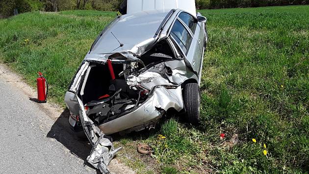 Na železničním přejezdu v Kralicích nad Oslavou se srazil vlak s autem. Nehoda se stala ve čtvrtek o tři čtvrtě na dvanáct dopoledne.