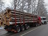 Řidič na Třebíčsku nechtěl zvážit kamion se dřevem, dostal sto tisíc pokutu